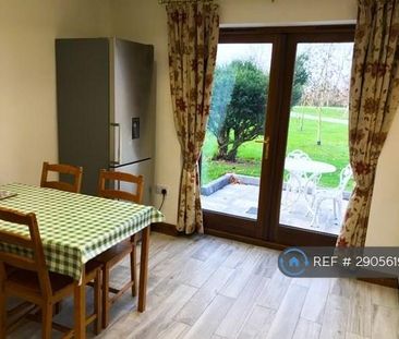 2 bedroom bungalow to rent - Photo 2