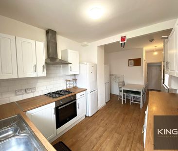 6 bedroom terraced house to rent - Photo 3