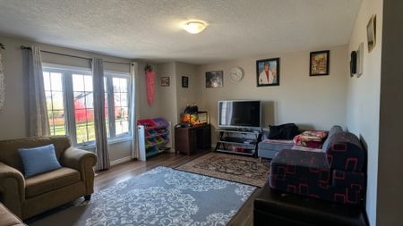 For Lease - 220 Westmeadow Drive, Kitchener, Ontario - Photo 4