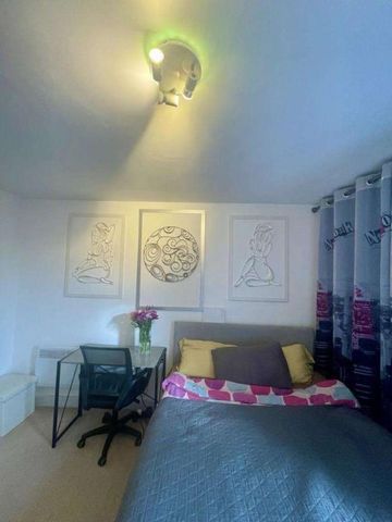 Fire Fly Avenue, Swindon, SN2 - Photo 2