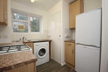 Studio to rent - Photo 3