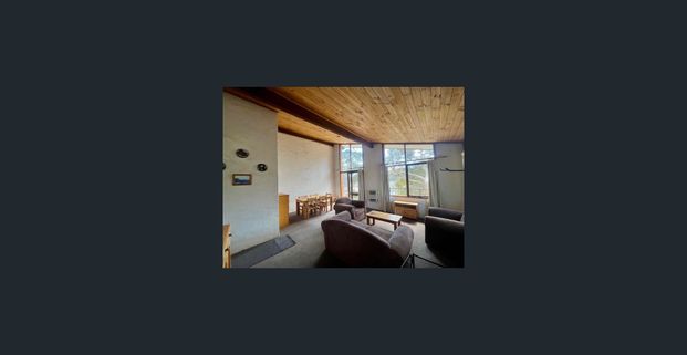 52-week lease - Photo 1