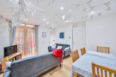 3 bedroom end of terrace house to rent - Photo 4