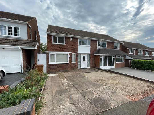 3 bedroom semi-detached house to rent - Photo 1