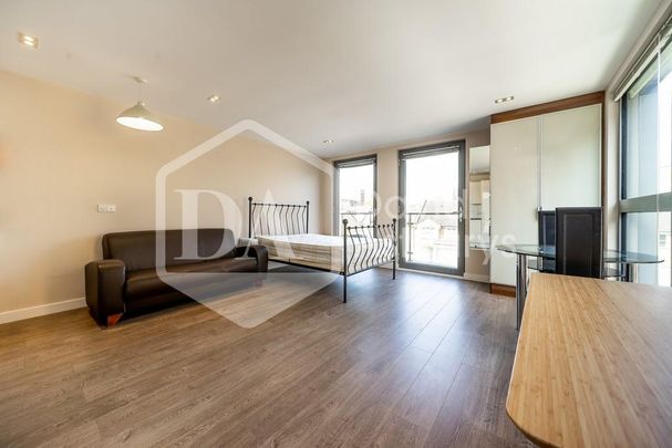 Studio to rent - Photo 1