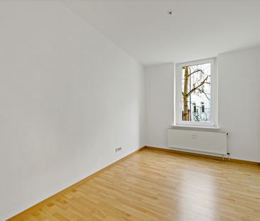 3-Raumwohnung mit hochwertiger Einbauküche in der Seebener Straße! - Photo 1