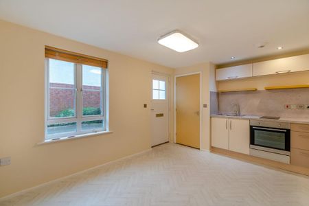 1 bedroom flat to rent - Photo 5