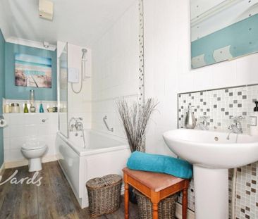 3 bedroom semi-detached house to rent - Photo 2