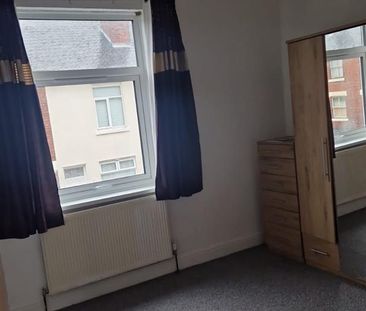 2 Beds - Terraced House - - Photo 3