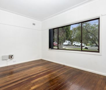Neat 3 Bedroom Home - Photo 5