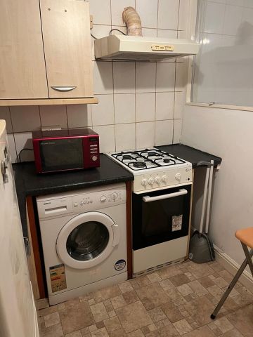 Studio Flat, Lindley Road, E10 - Photo 3