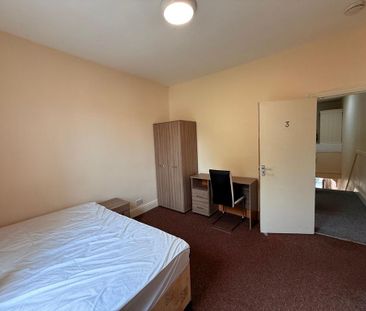 6 bedroom house to rent - Photo 1