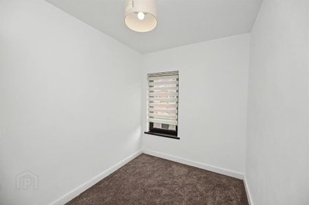 130 Ebor Street, Belfast, BT12 6NQ - Photo 2