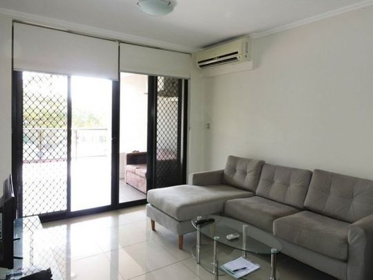 MODERN FURNISHED 2 BEDROOM APARTMENT IN A FANTASTIC LOCATION - Photo 1