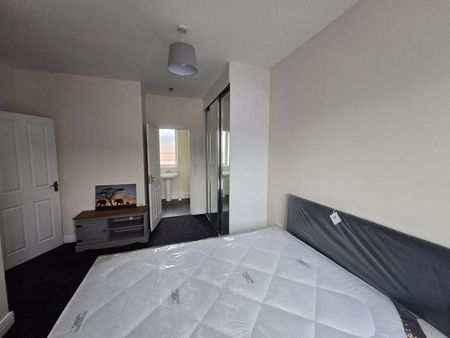 3 bedroom terraced house to rent - Photo 4