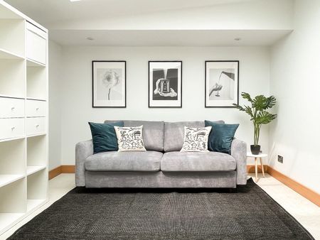 2 Bed Flat, Windmill Road, TW8 - Photo 3