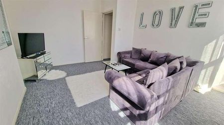 Market Place, Margate, CT9 - Photo 2