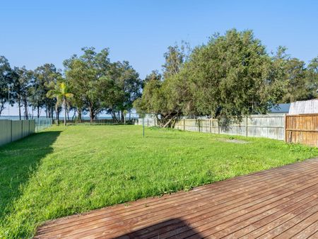 The Lakehouse - Includes Regular Lawn Maintenance - Photo 5