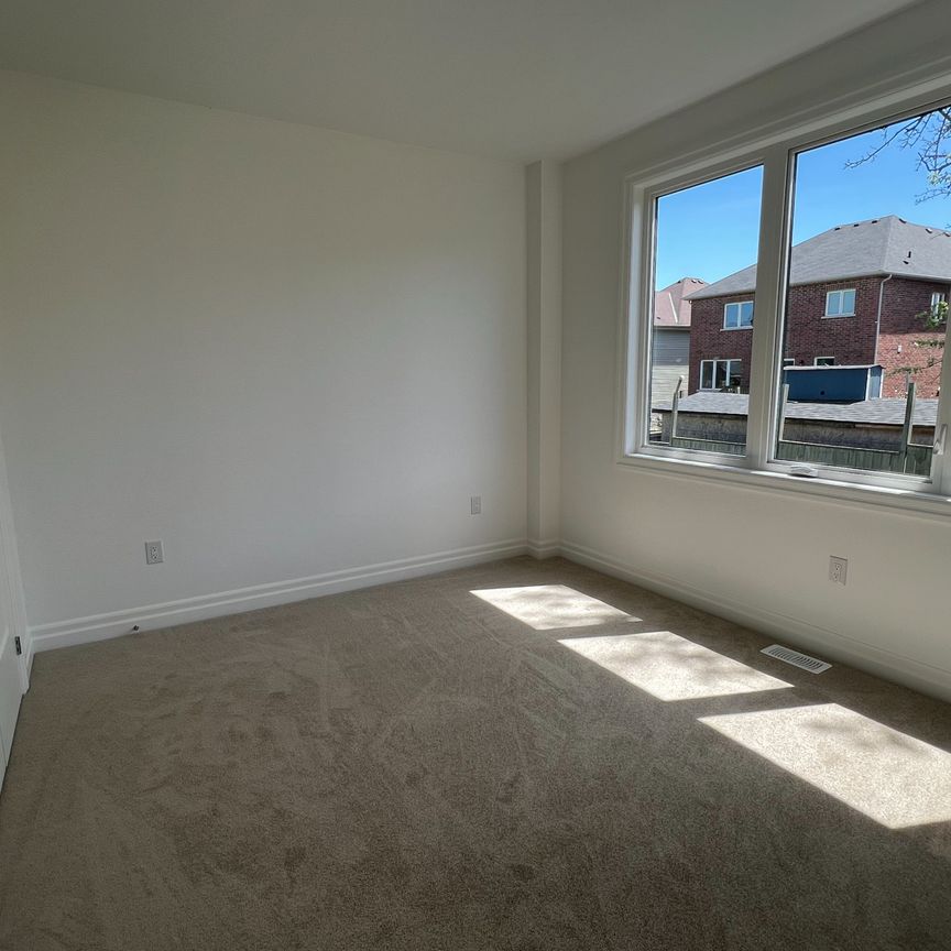 For Lease - 7532 Splendour Drive Unit# Main, Niagara Falls, Ontario - Photo 1