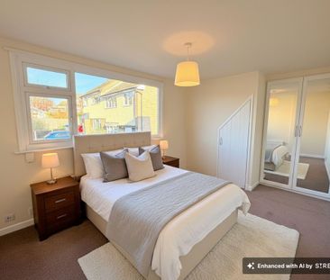 3 bedroom semi-detached house to rent - Photo 4