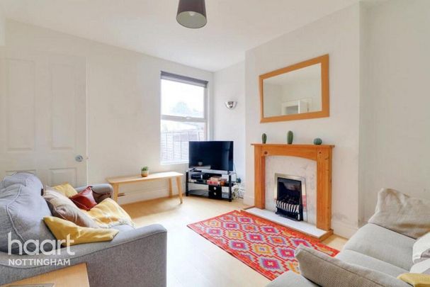 1 bedroom in a house share to rent - Photo 1