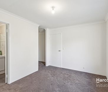 QUIET LIVING SPACE - Photo 3