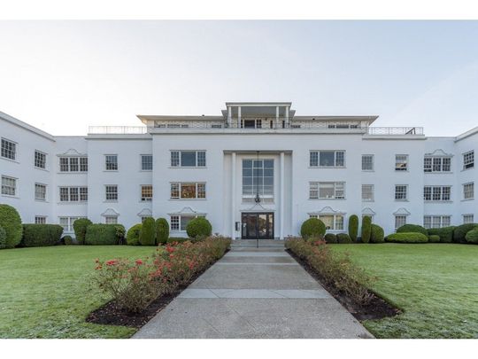 Somerset Manor - Photo 1