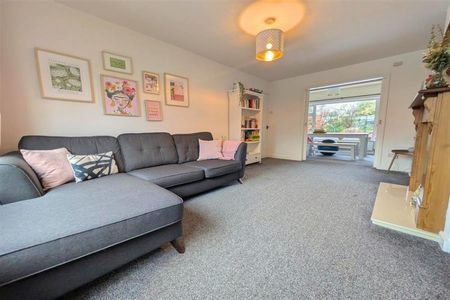 3 Bedroom Semi Detached To Let - Photo 2
