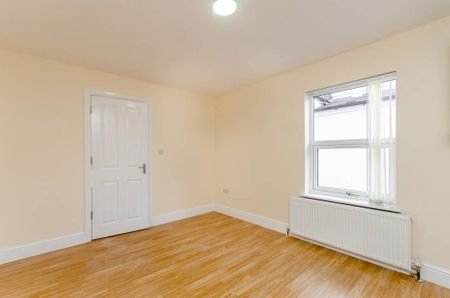 5 bedroom terraced house to rent - Photo 2