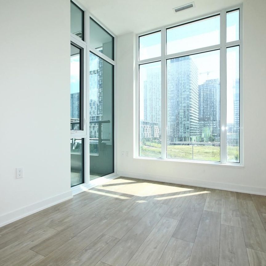 For Lease - 27 BATHURST Street Unit# 404W, Toronto, Ontario - Photo 1