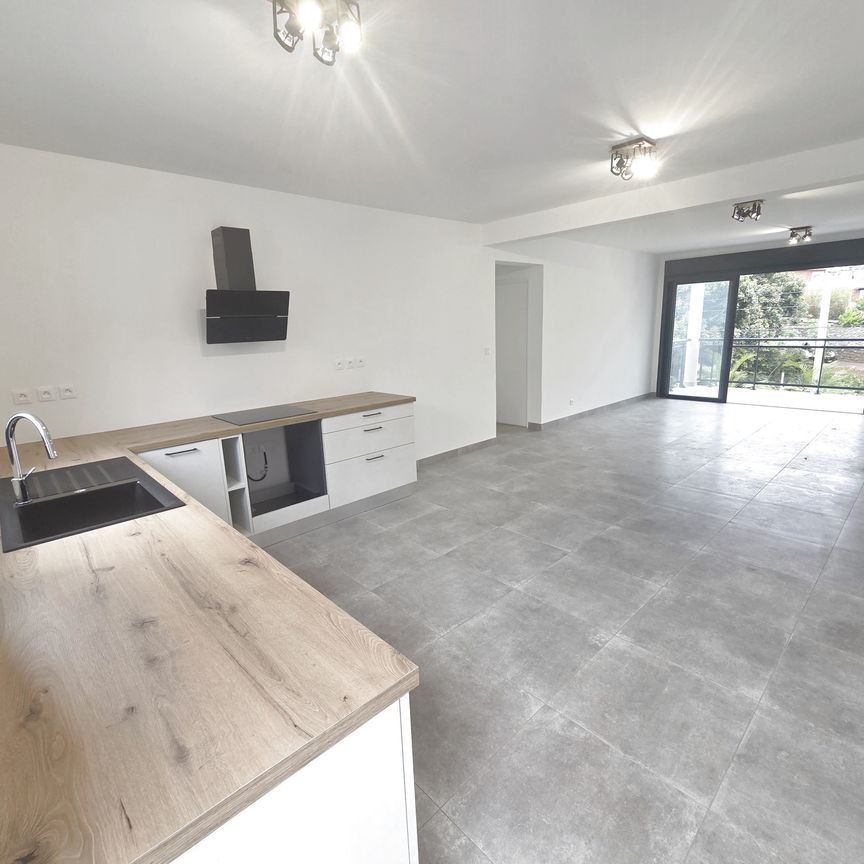 Location Maison 4 pièces 103m² ST PAUL 97460 - Photo 1