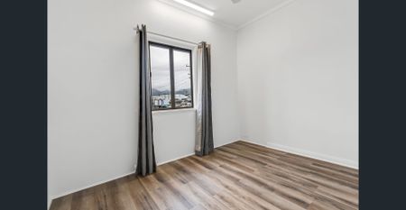 Three bedroom Queenslander - Photo 2