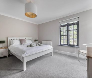 3 bedroom terraced house to rent - Photo 4