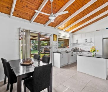 “3BDRM HOUSE IN THE HEART OF HILLCREST!” - Photo 3