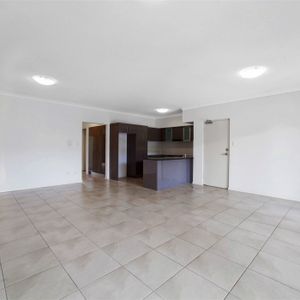 2 bedrooms, 2 bathrooms, 1 car space, 2 balconies, Air Con, Pool, BBQ, Park, Security, Public Transport - Photo 2