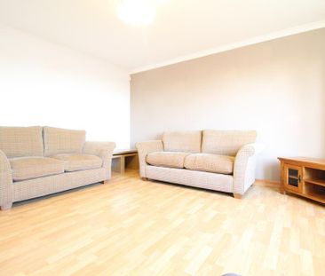 3 bedroom flat to rent - Photo 2
