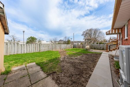 For Lease - 20 Cadillac Drive, Guelph, Ontario - Photo 4