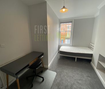 6 bedroom terraced house to rent - Photo 1