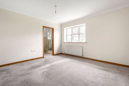 A 3 bedroom detached bungalow within the Village of Shuttlewood. - Photo 3