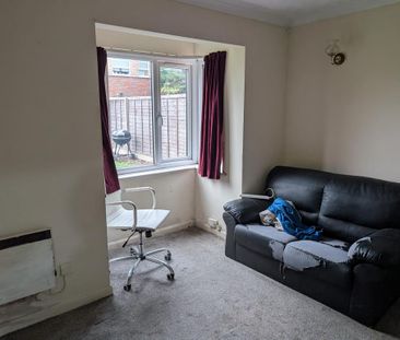 Studio to rent - Photo 3