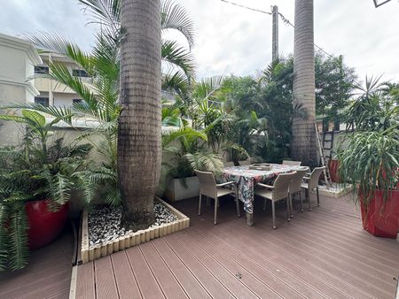 A LOUER - Saint-Denis - Appartement T3 meublé de standing avec terrasses en face du jardin de l'Etat - Photo 5