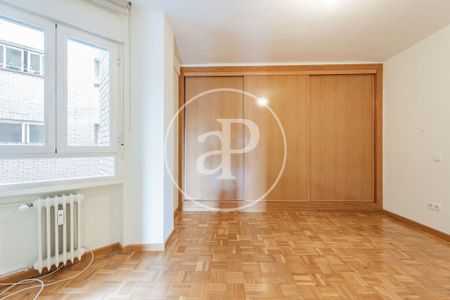 Luxury Apartment for rent in Madrid, Autonomous Region of Madrid - Photo 4