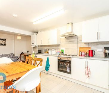 6 bed Semi-Detached House for Rent - Photo 2