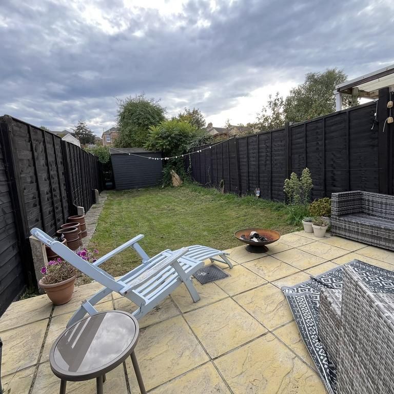 3 bedroom semi-detached house to rent - Photo 1