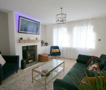 2 bedroom semi-detached house to rent - Photo 3