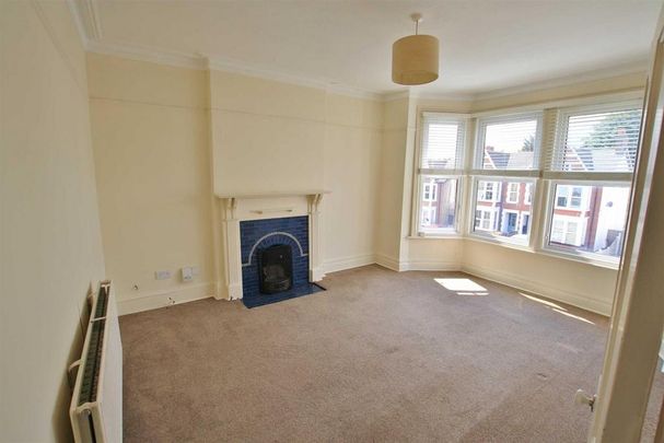 3 bedroom flat to rent - Photo 1