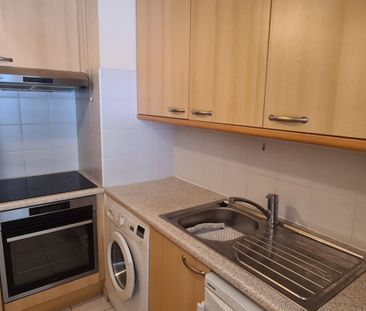 LA BAULE PROCHE AVENUE DE GAULLE, T2 MEUBLÉ AVEC VUE MER DE CÔTÉ - Photo 2