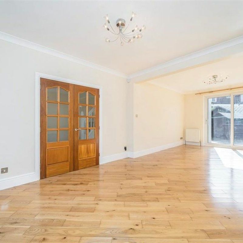 Milborough Crescent, Hither Green, SE12 - Photo 1