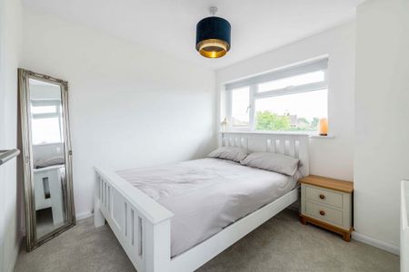 20, St Georges Walk, Eastergate - Photo 2