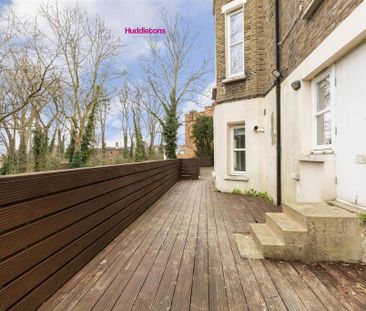 3 bedroom flat to rent - Photo 6